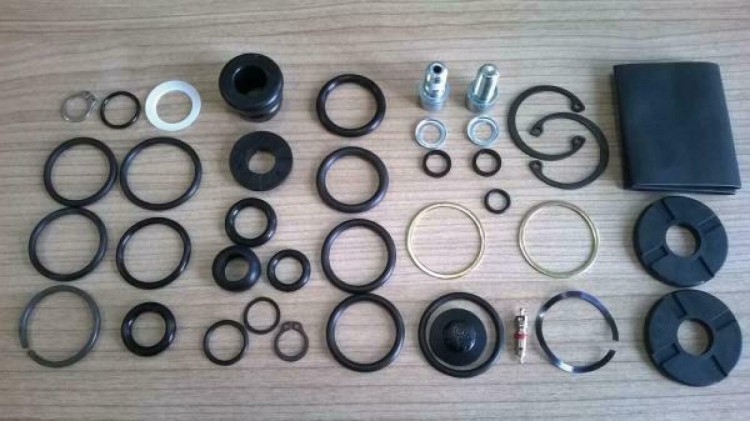 Kompletny zestaw serwisowy ROCKSHOX XC32 A3 RECON -23240