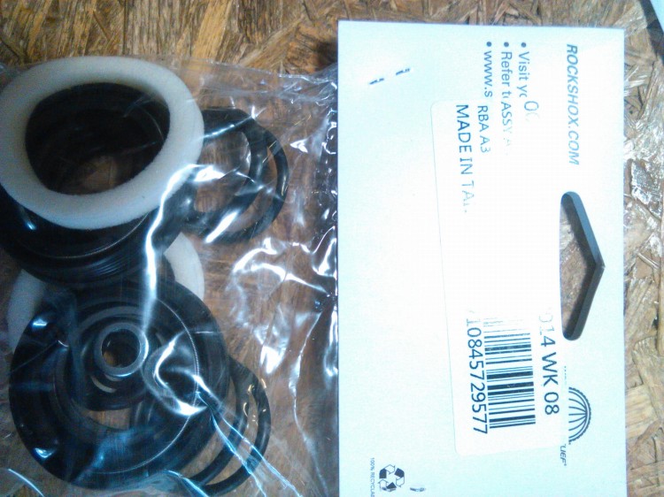 Zestaw serw. ROCK SHOX 14-16 REBA solo Air-5502