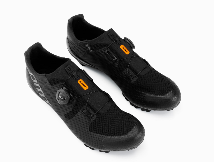 DMT KM3 BLACK-4.PNG