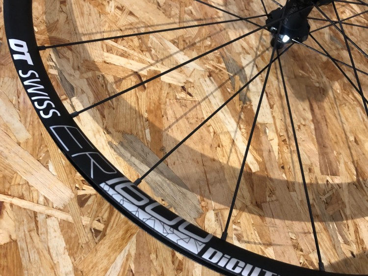 Zestaw kół szosa gravel Dtswiss ER 1600 DISC -21700