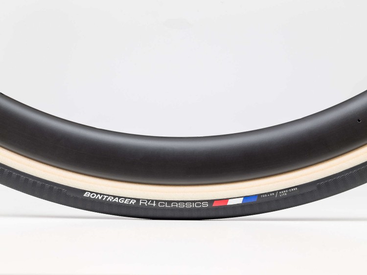 Opona Bontrager R4 Classics Hard-Case Lite 700x28 -28981