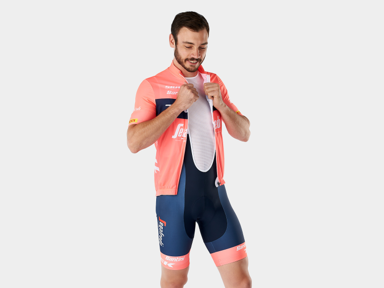 ReplicaTrainingBibshort_37956_A_Alt14.png
