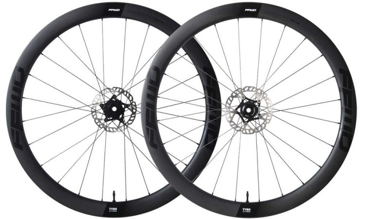 pol_pl_Komplet-kol-TYRO-II-45MM-SP-24H-24H-UD-BLACK-1-1-DISC-BRAKE-opona-1155171775_2.jpg