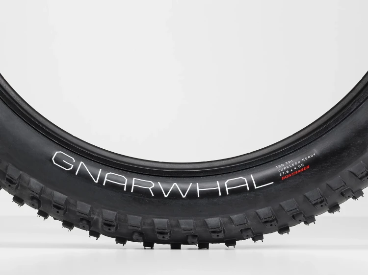BontragerGnarwhalFatBikeTire_13271_D_Alt2.webp