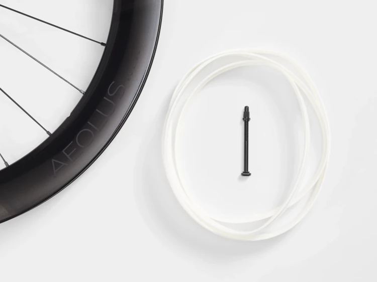BontragerAeolusRSL62TLRDiscRoadWheel_34501_A_Alt5.webp