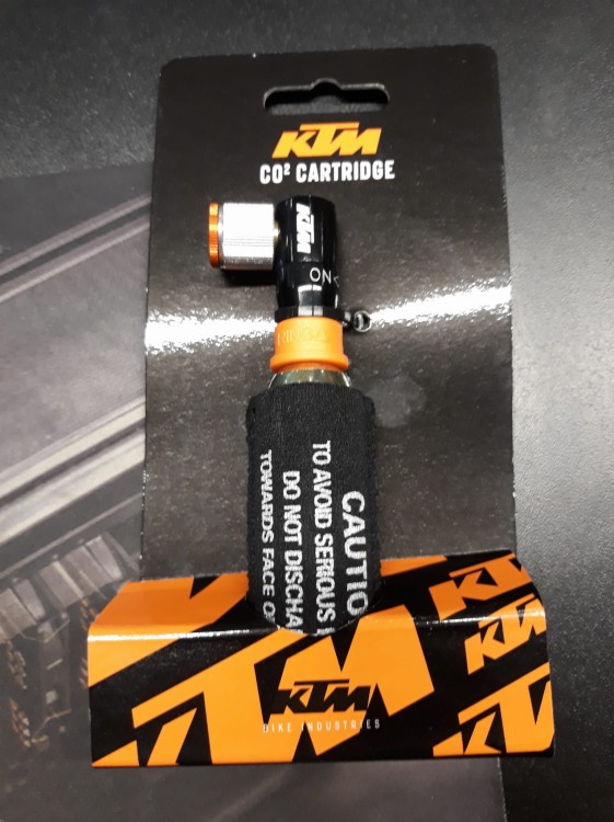 Pompka Co2 KTM z nabojem co2-11997
