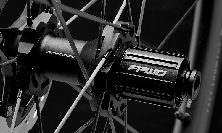 pol_pl_Komplet-kol-RAW-GLOSSY-SET-FCC-44MM-21H-21H-FFWD-CERAMICSPEED-2-1-DBCL-12MM-TA-1155171825_6.png