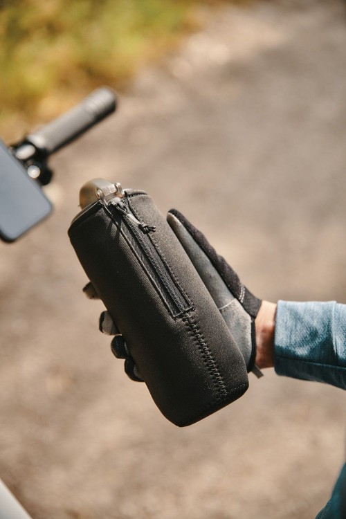 09712 (BLK)_TWIST thermo sleeve for bottle 590_outdoor02_1920x1920.jpg