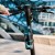 FIDLOCK-Webseite-TWIST-bottle-700-life-blau-mit-uni-base-am-E-Scooter_1920x1920.jpg