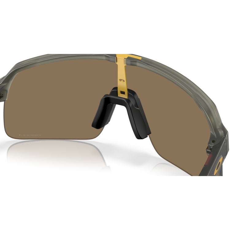 oakley-sutro-lite-oo9463-7739-mt-olive-ink-prizm-24k-06-1880292.png