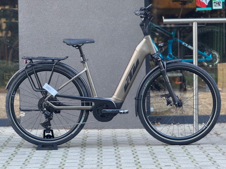 WhatsApp Image 2025-09-23 at 16.12.42 (3).jpeg