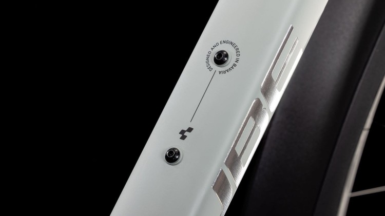 synqup_861300_D_01.jpg