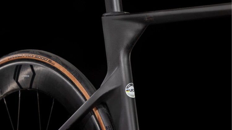 rower-cube-827100-litening-aero-c-68x-race (2).jpg