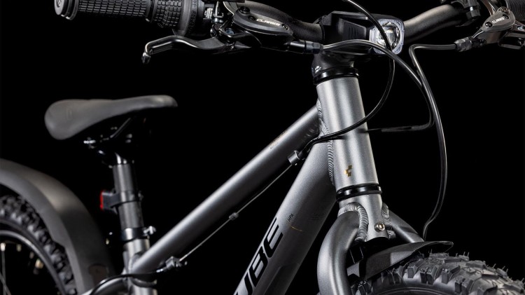 rower-cube-851330-acid-200-disc-allroad (2).jpg