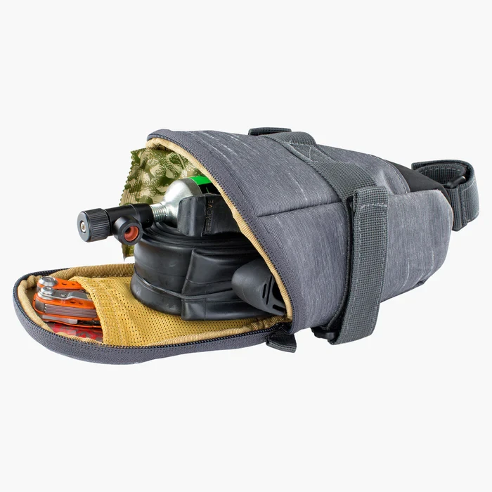 100606121L_SEAT_BAG_TOUR_dt01.webp