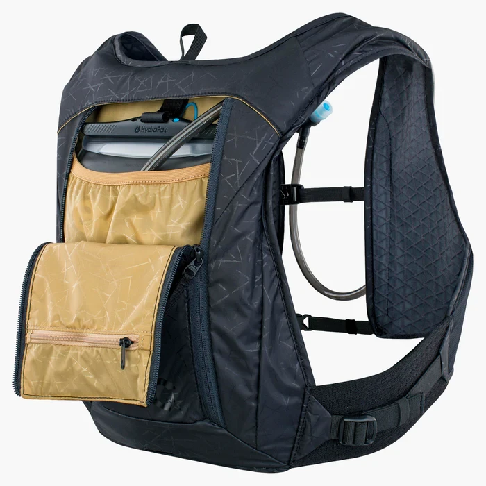 100326100_HYDRO_PRO_3_HYDRATION_BLADDER_1_5_dt06.webp