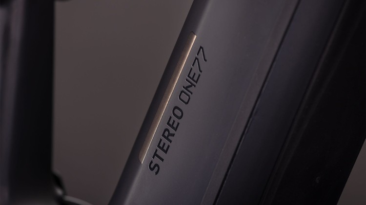 synqup_103300_D_03.jpg