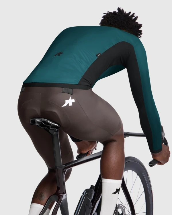 ASSOS_11.32.434.2W_32.webp