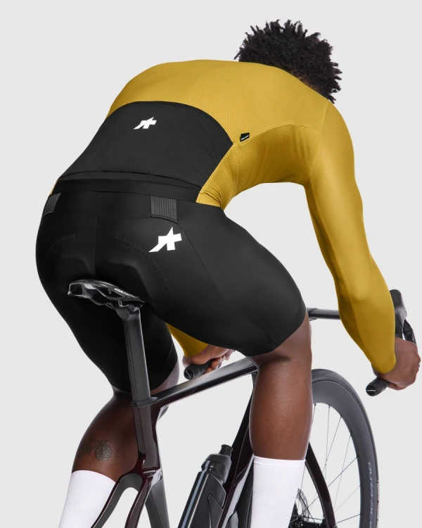 ASSOS_11.24.433.3R_32.webp