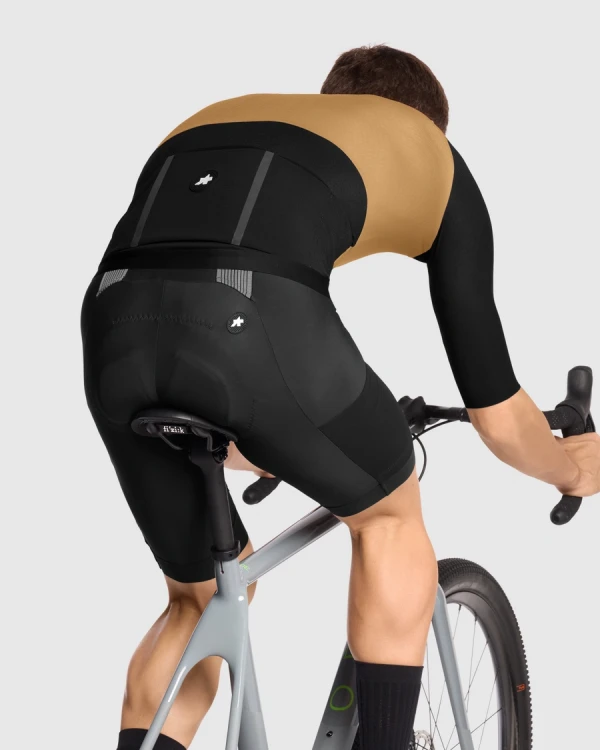 ASSOS_51.20.217.3V_33.webp