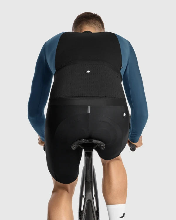 ASSOS_11.24.386.2V_32.webp